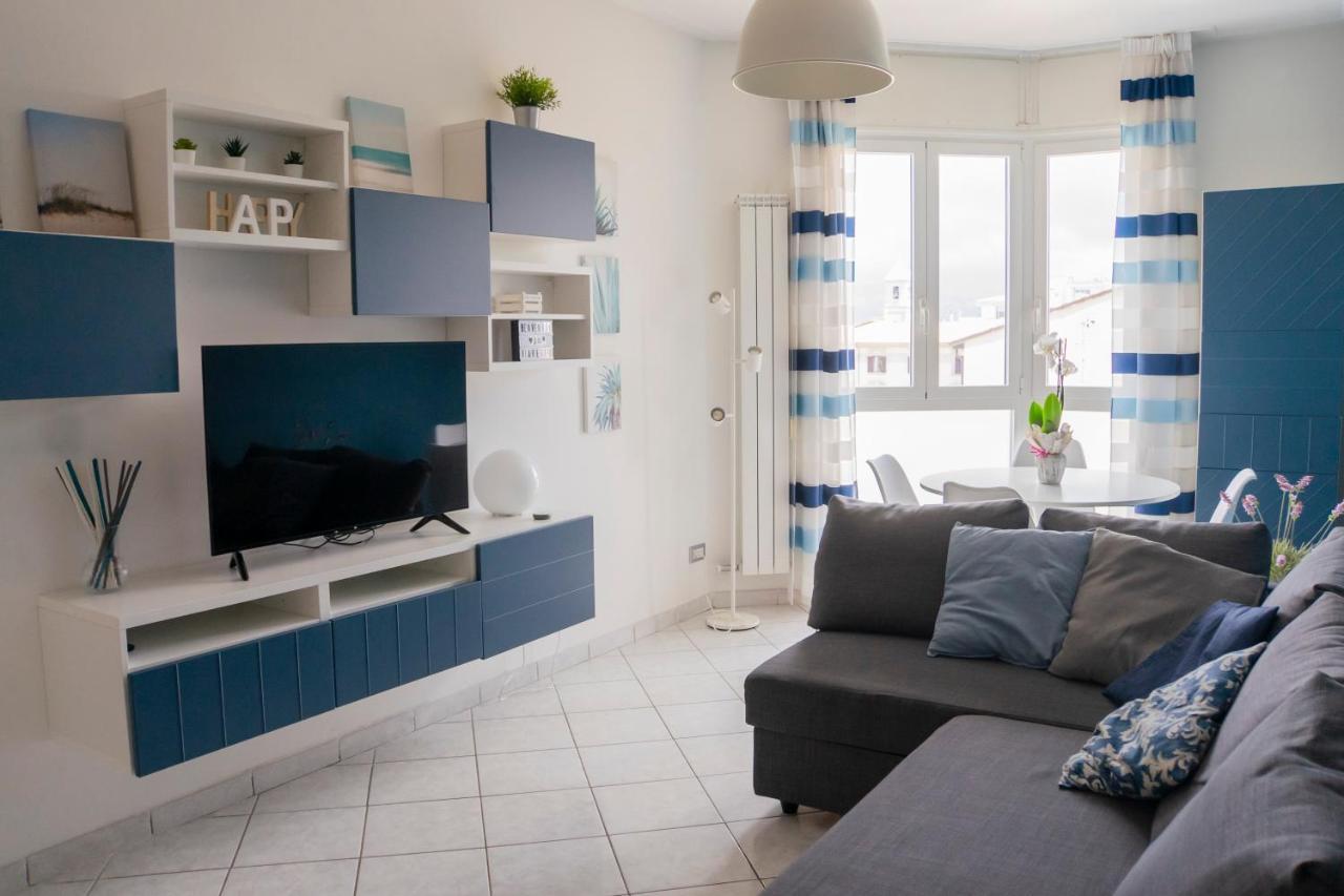 Ad Un Passo Dal Molo Con 2 Biciclette Incluse Apartment Viareggio Bagian luar foto