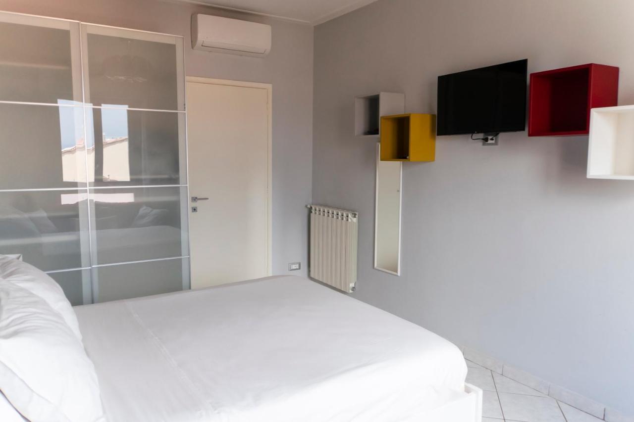 Ad Un Passo Dal Molo Con 2 Biciclette Incluse Apartment Viareggio Bagian luar foto