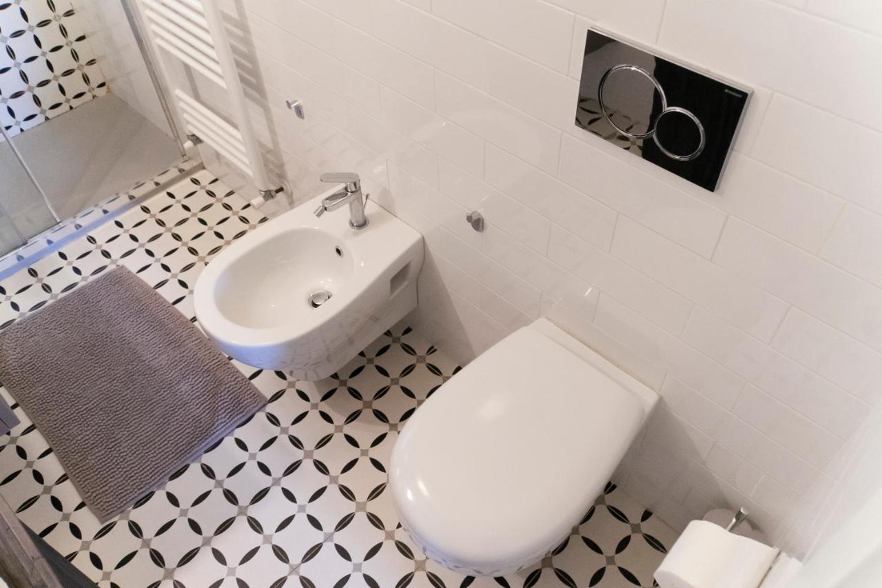 Ad Un Passo Dal Molo Con 2 Biciclette Incluse Apartment Viareggio Bagian luar foto